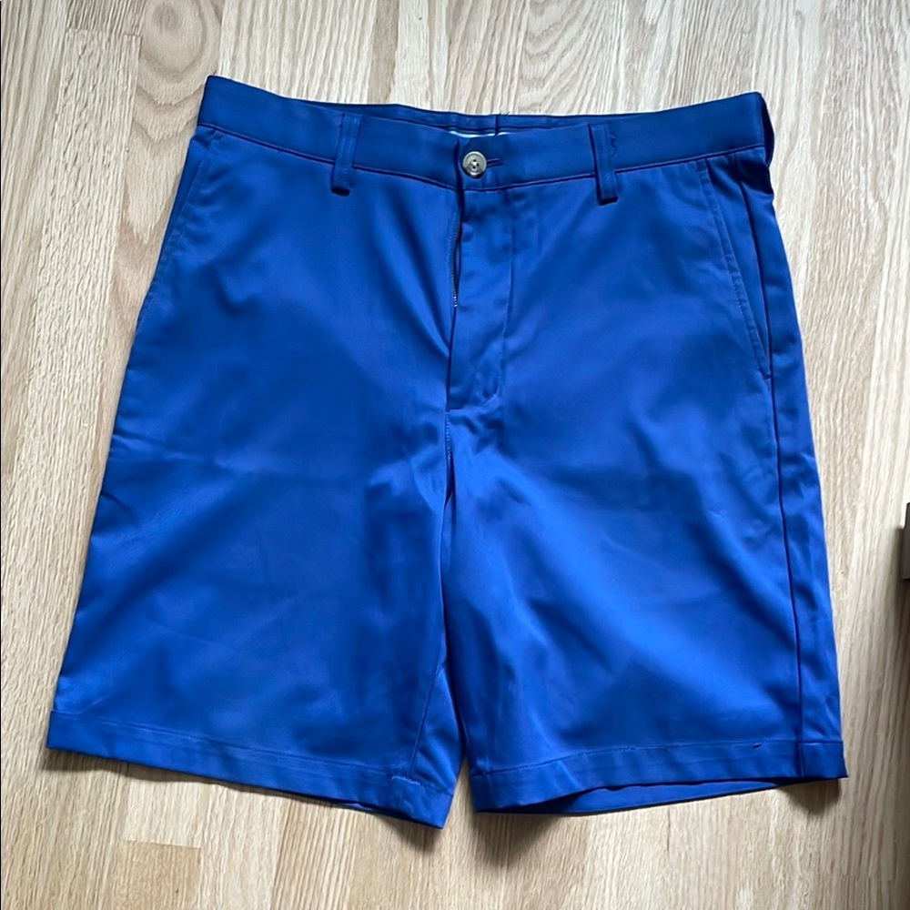 Vineyard Vines Men's Blue Shorts size 32 Links short